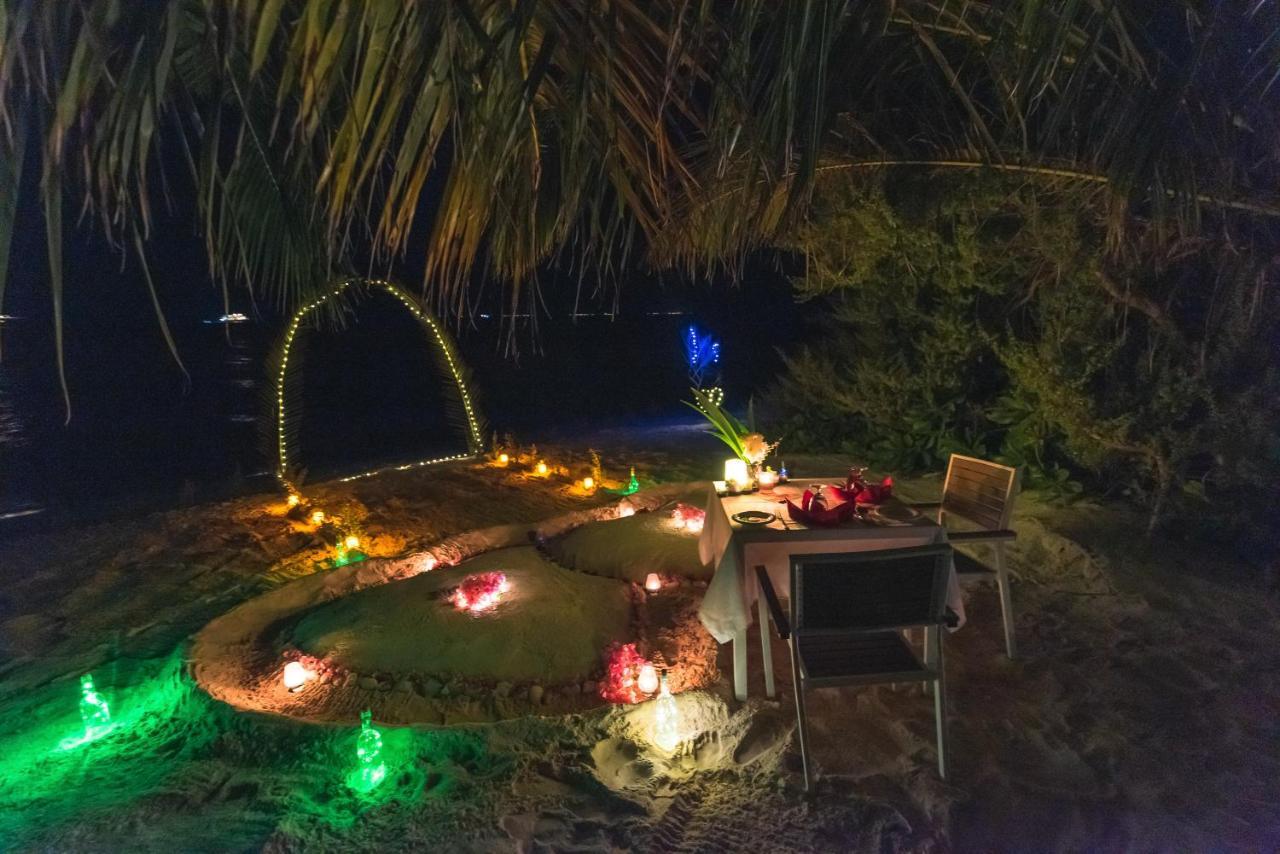 Dhiguveli Maldives Hotel Dhigurah  Bagian luar foto